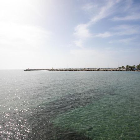 Palmove Luxurious Beachfront Apt Larnaca Luaran gambar