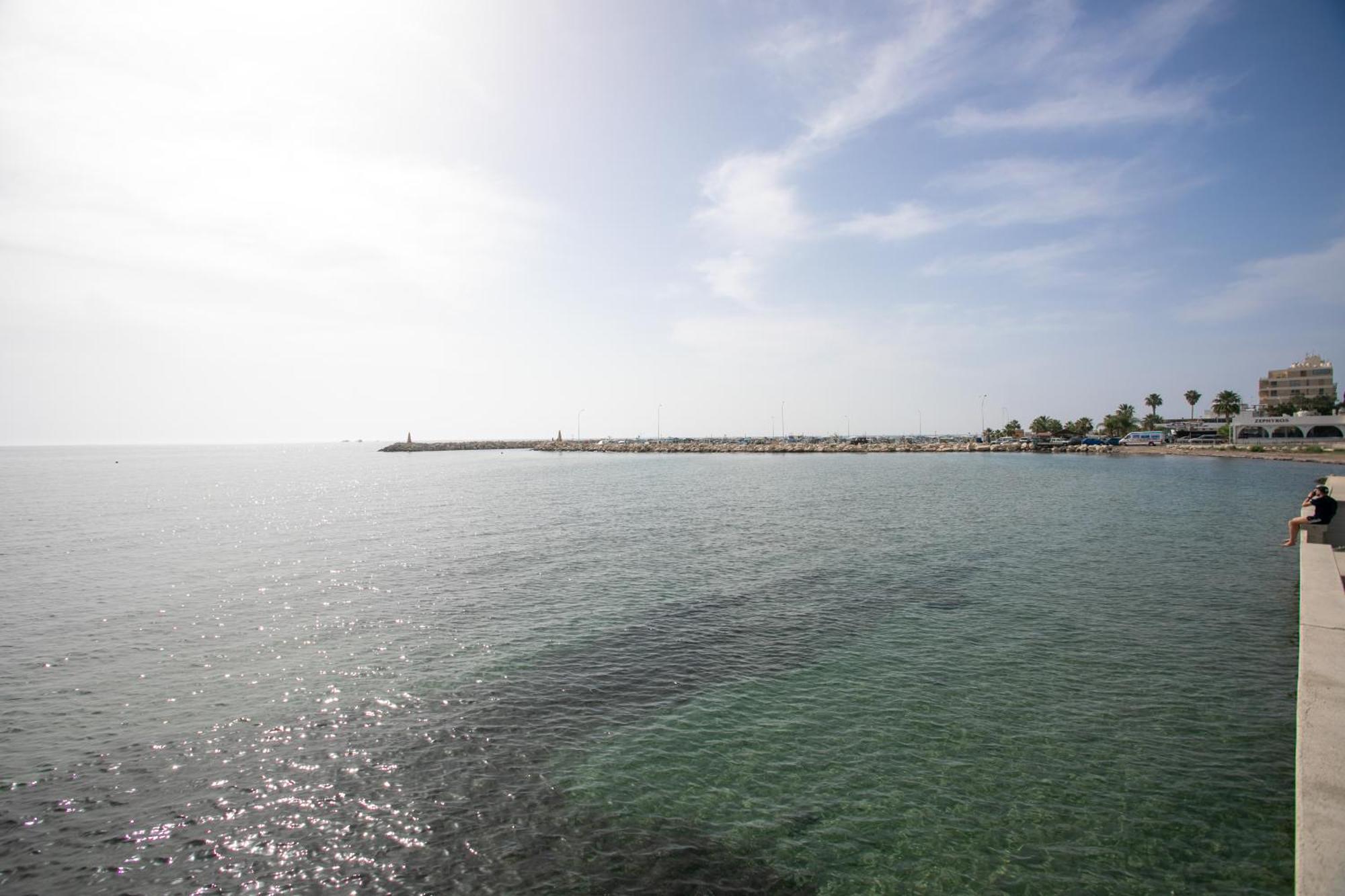 Palmove Luxurious Beachfront Apt Larnaca Luaran gambar