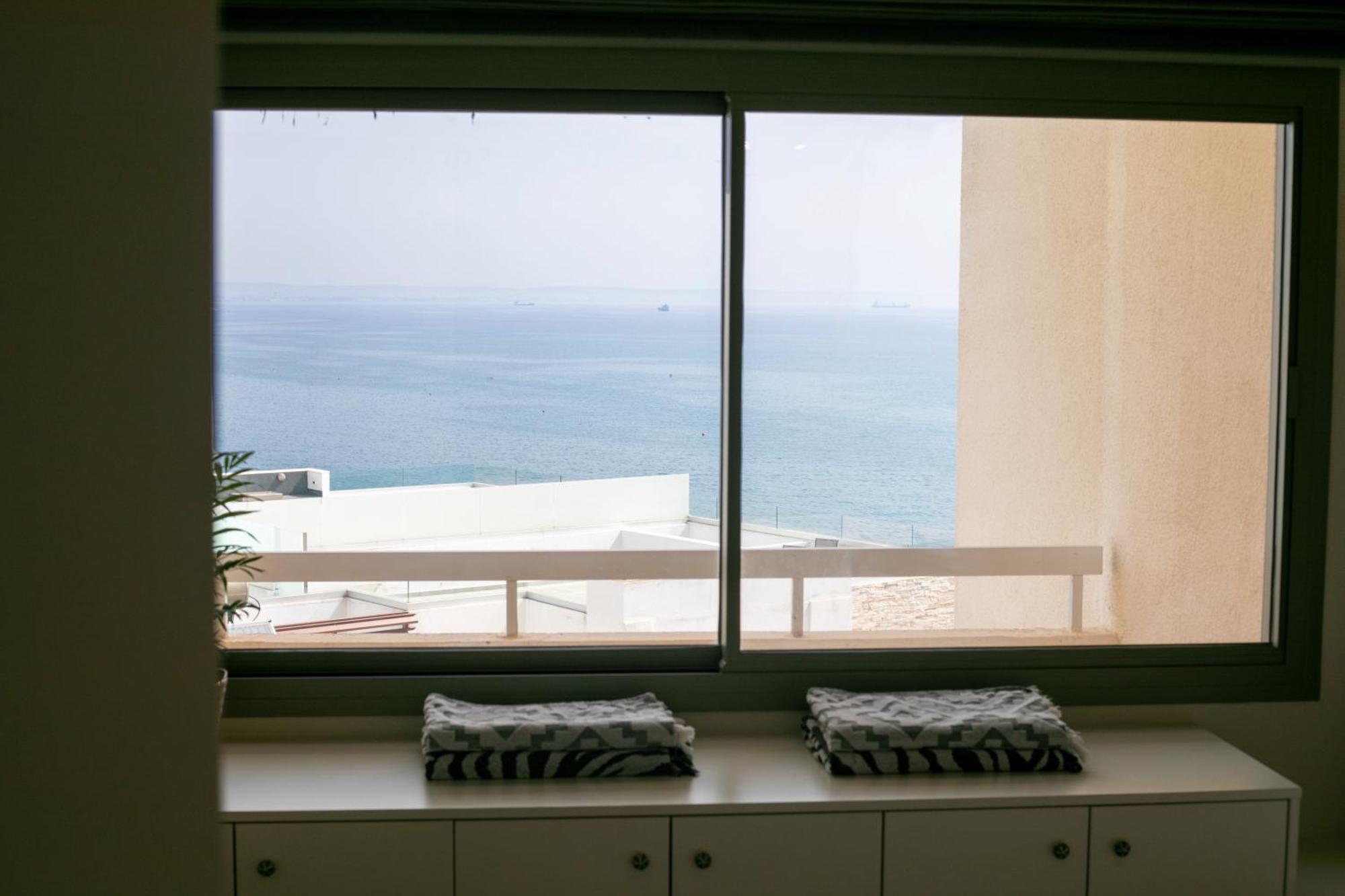 Palmove Luxurious Beachfront Apt Larnaca Luaran gambar