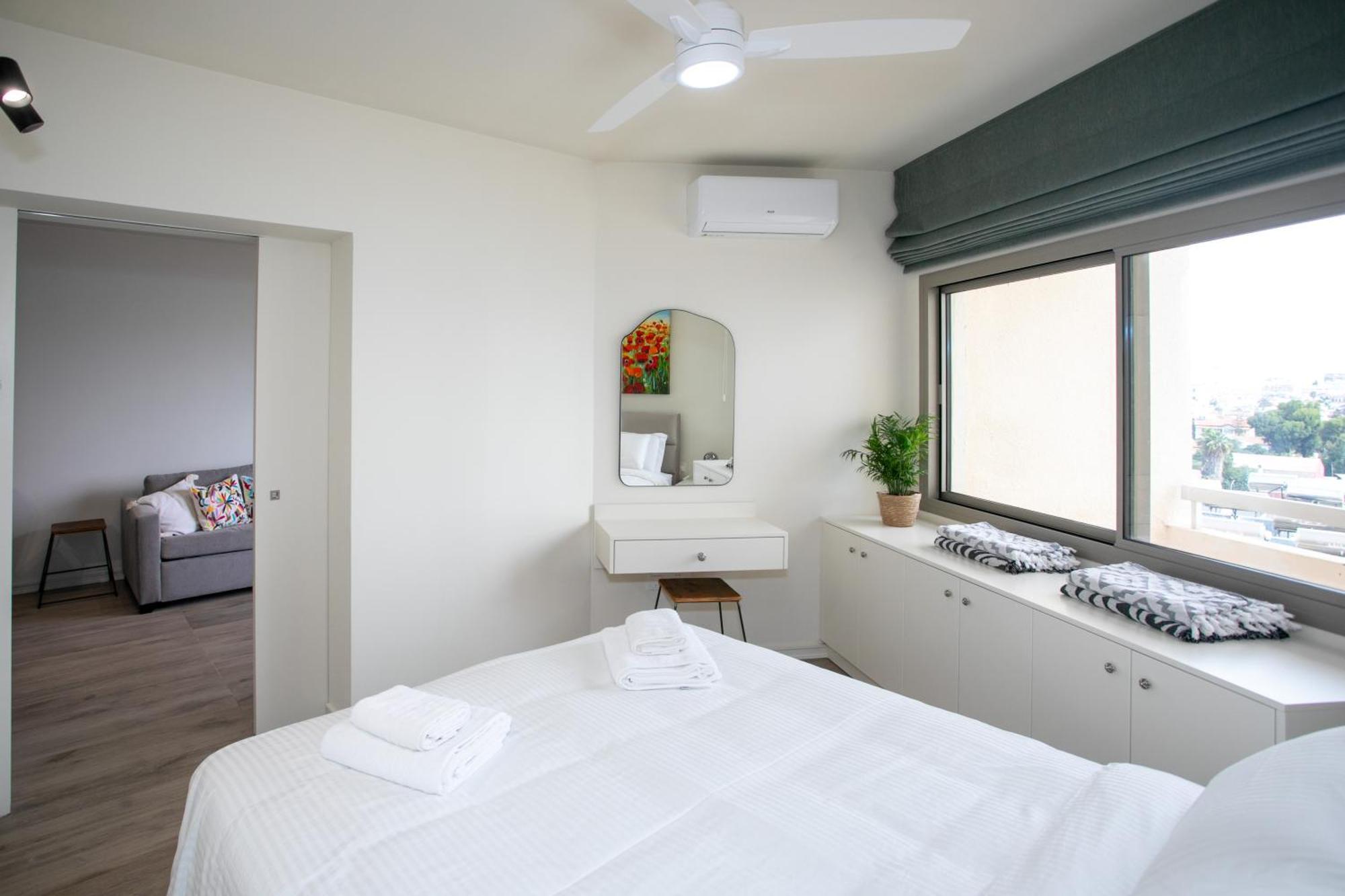 Palmove Luxurious Beachfront Apt Larnaca Luaran gambar