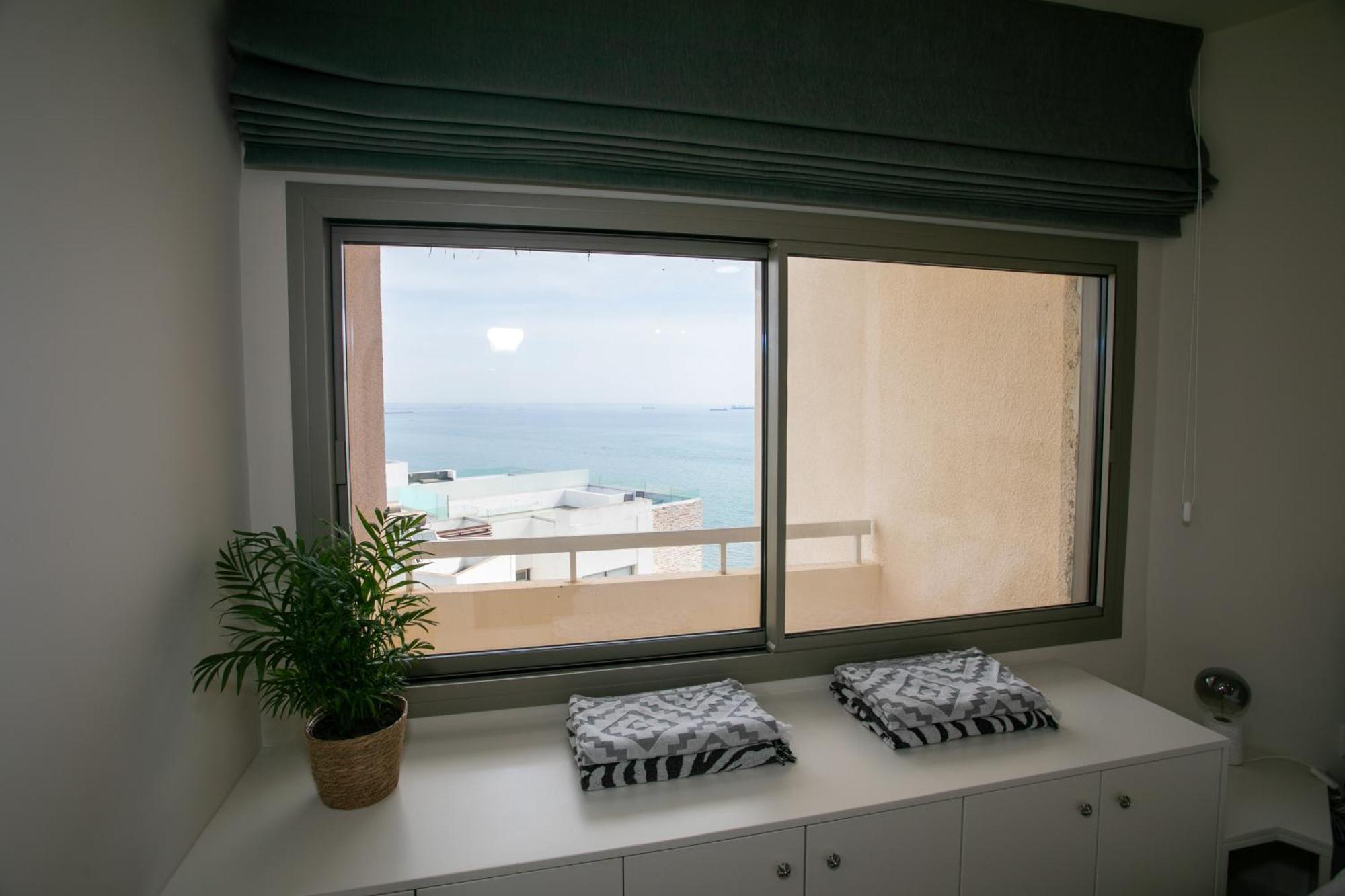 Palmove Luxurious Beachfront Apt Larnaca Luaran gambar