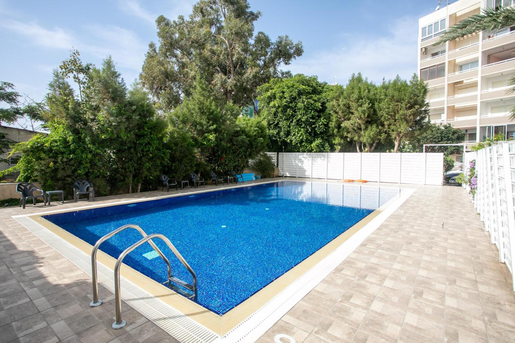 Palmove Luxurious Beachfront Apt Larnaca Luaran gambar