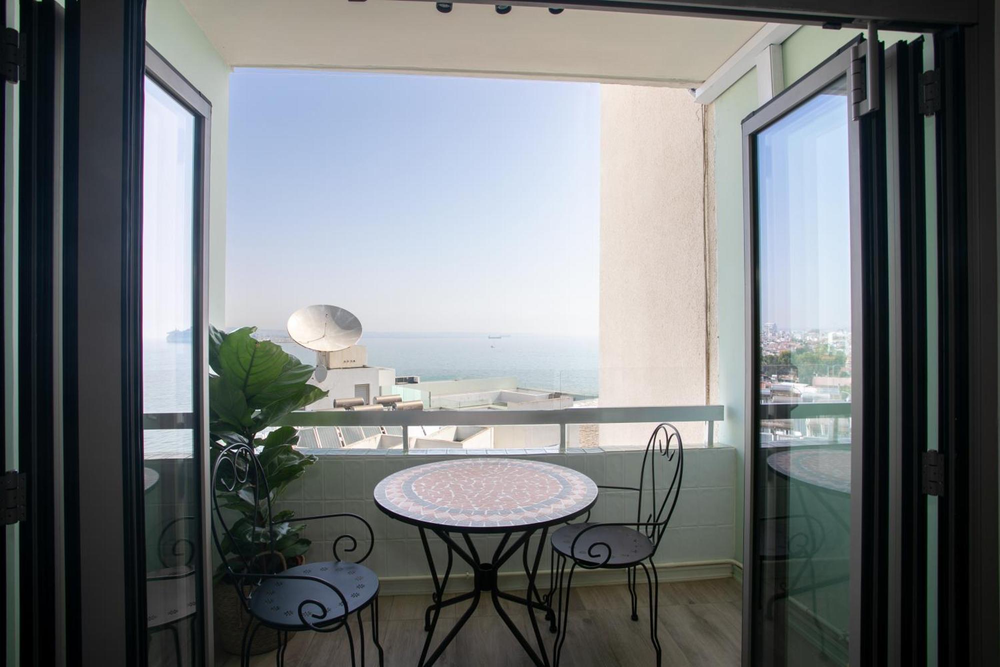 Palmove Luxurious Beachfront Apt Larnaca Luaran gambar
