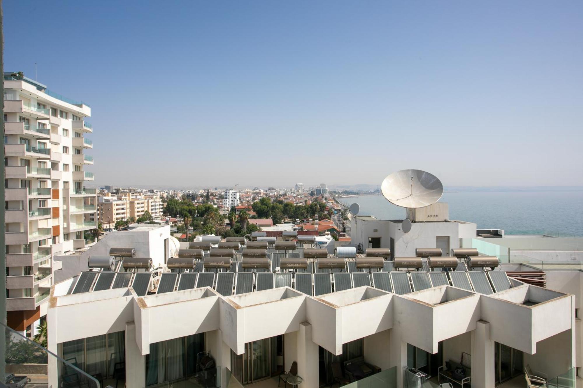 Palmove Luxurious Beachfront Apt Larnaca Luaran gambar