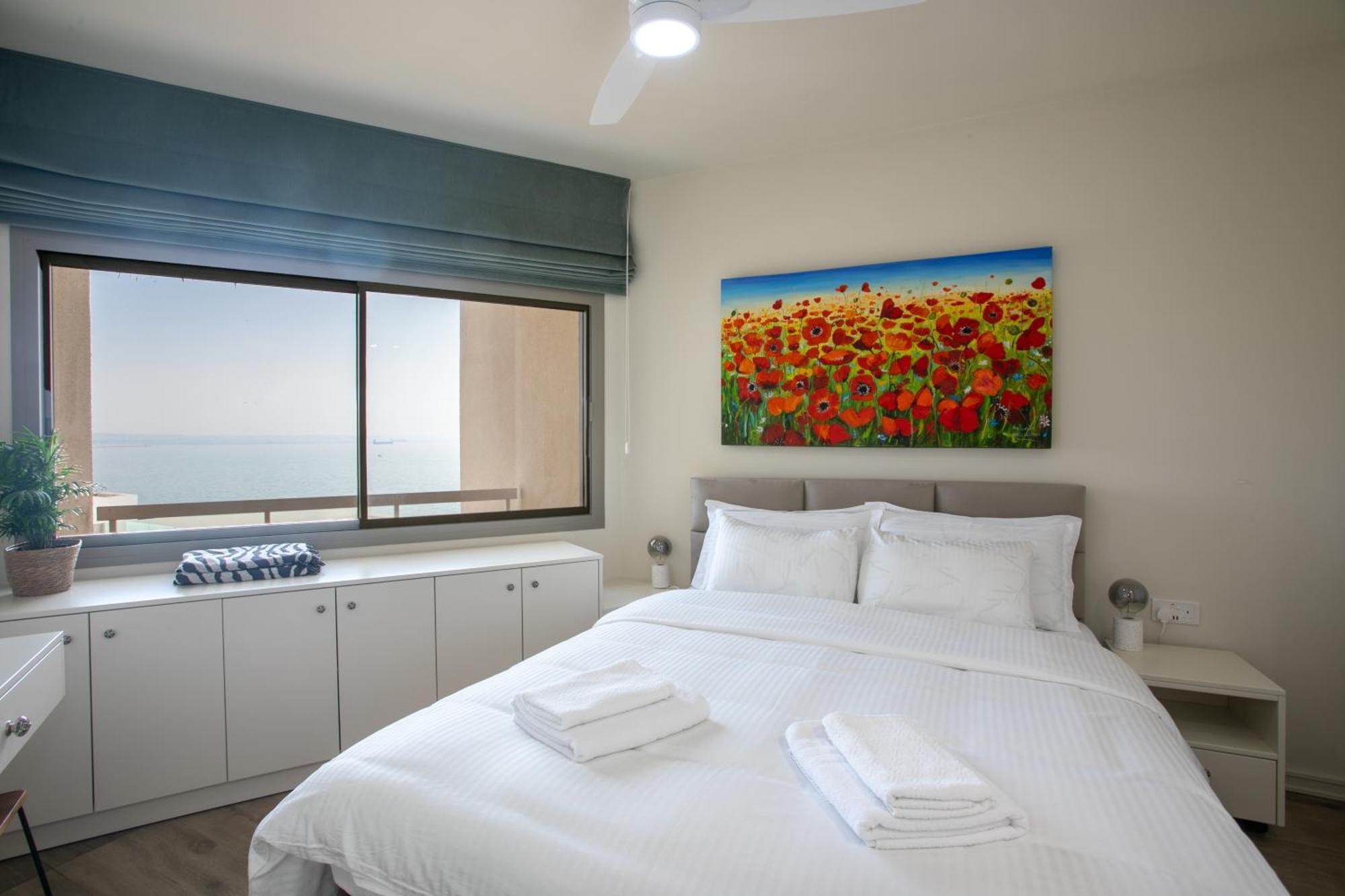 Palmove Luxurious Beachfront Apt Larnaca Luaran gambar