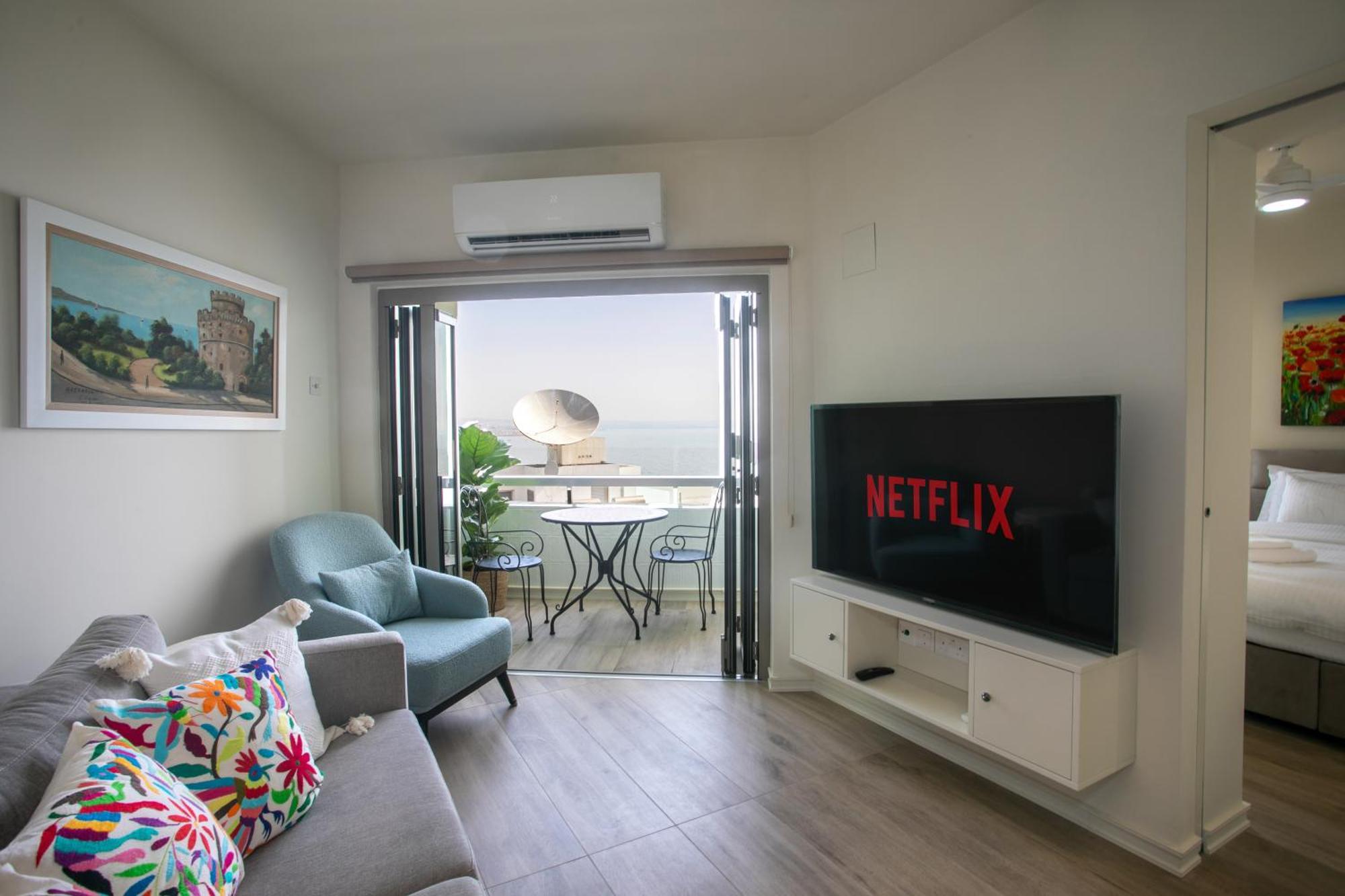 Palmove Luxurious Beachfront Apt Larnaca Luaran gambar